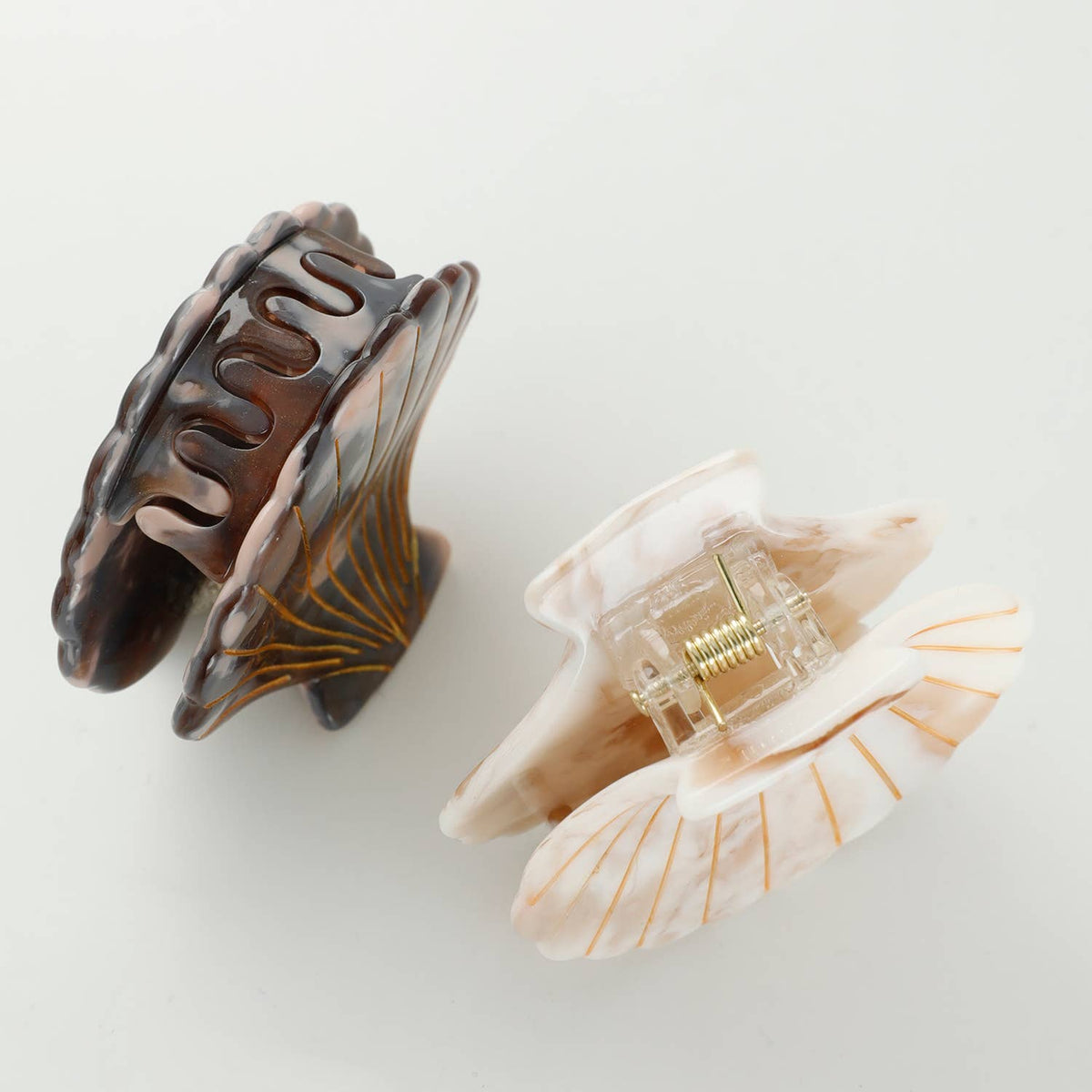 Calacatta Seashell Claw Clip