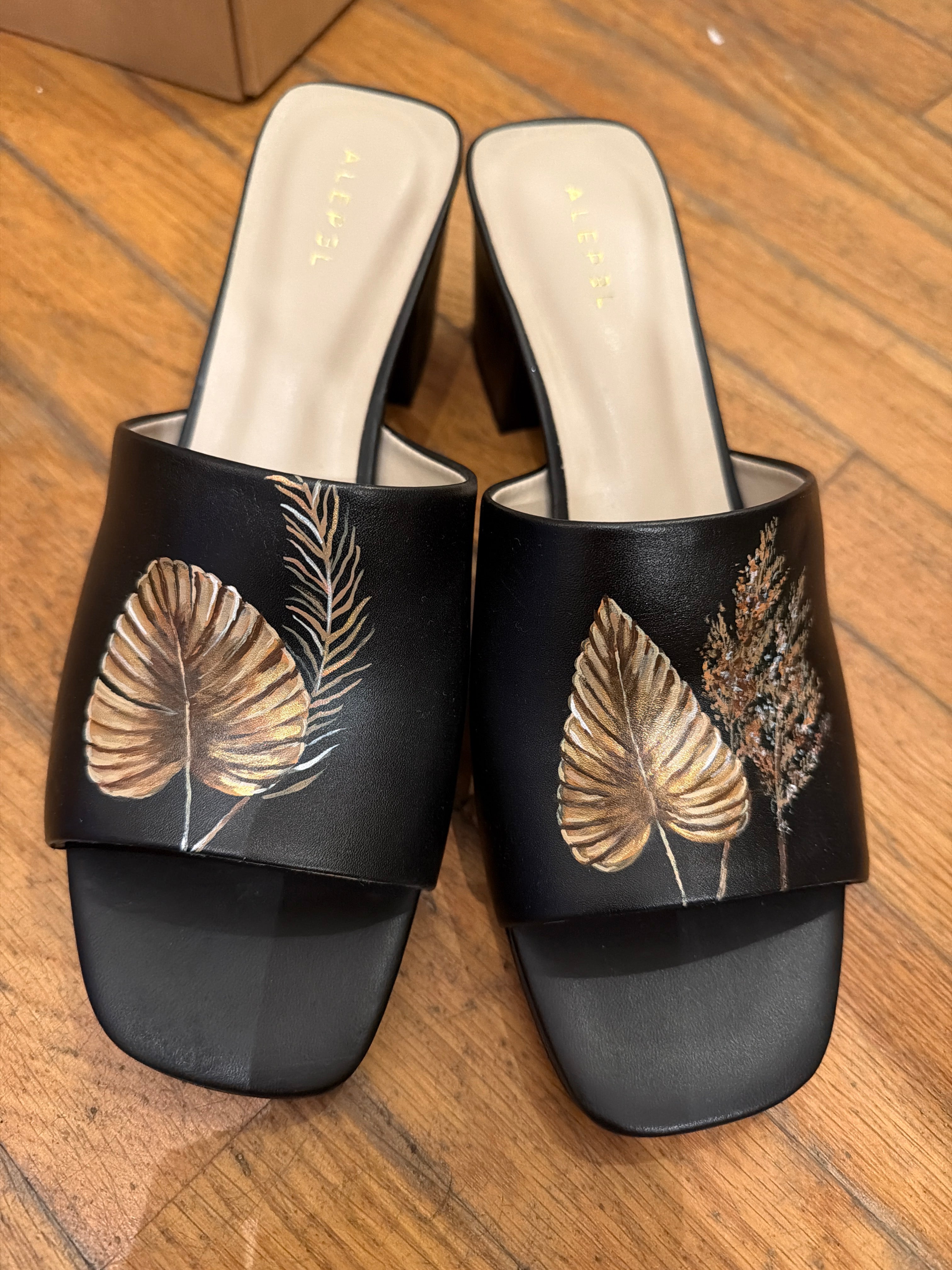 Pampa Leaves Black Heel