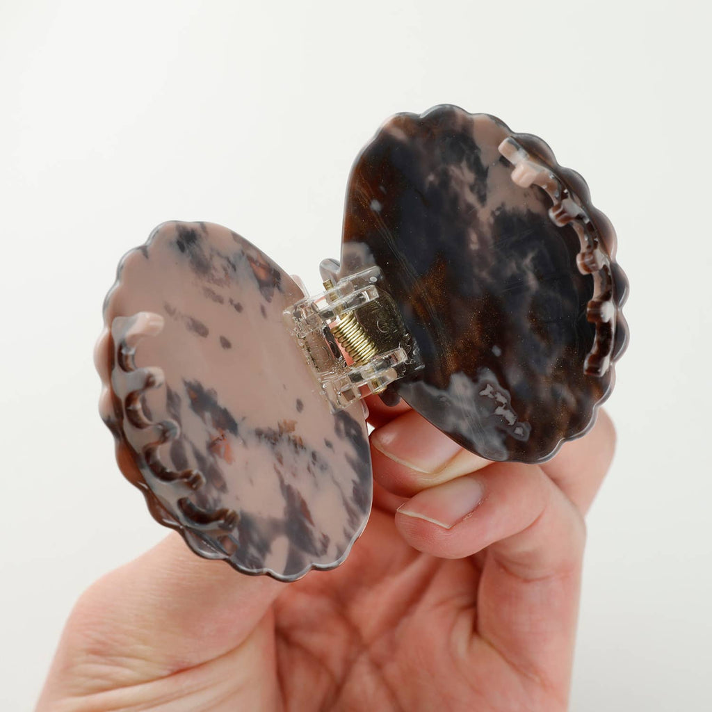 Calacatta Seashell Claw Clip