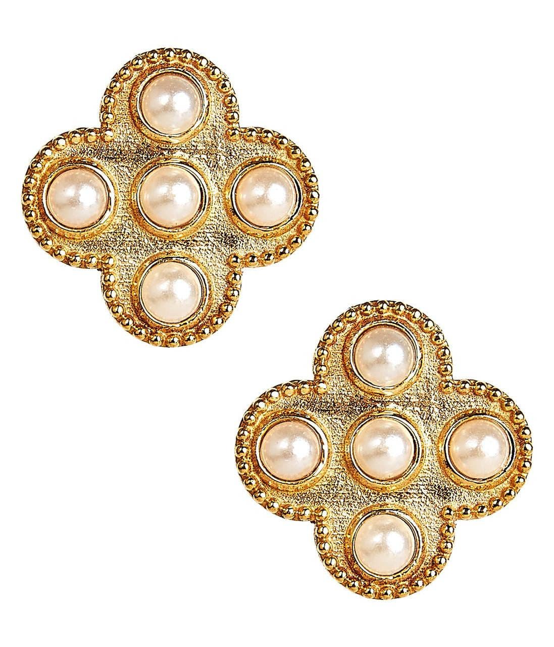 Victoria Studs