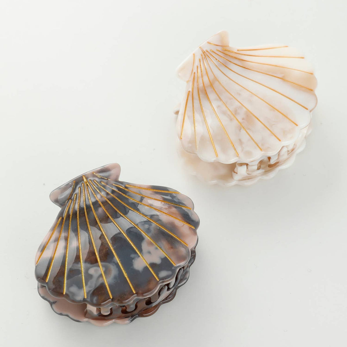 Calacatta Seashell Claw Clip